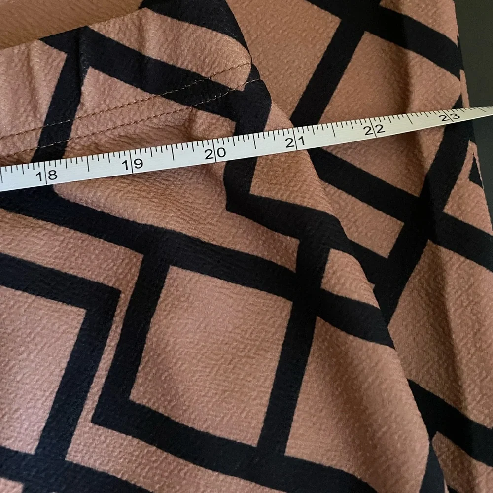 Boutique Women’s Size 4X (20) Geometric Print Skirt - Picture 11 of 13